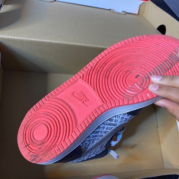 Jordan Mids - Picture 2 of 10